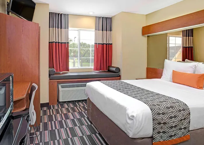 Microtel Inn & Suites By Wyndham Bushnell