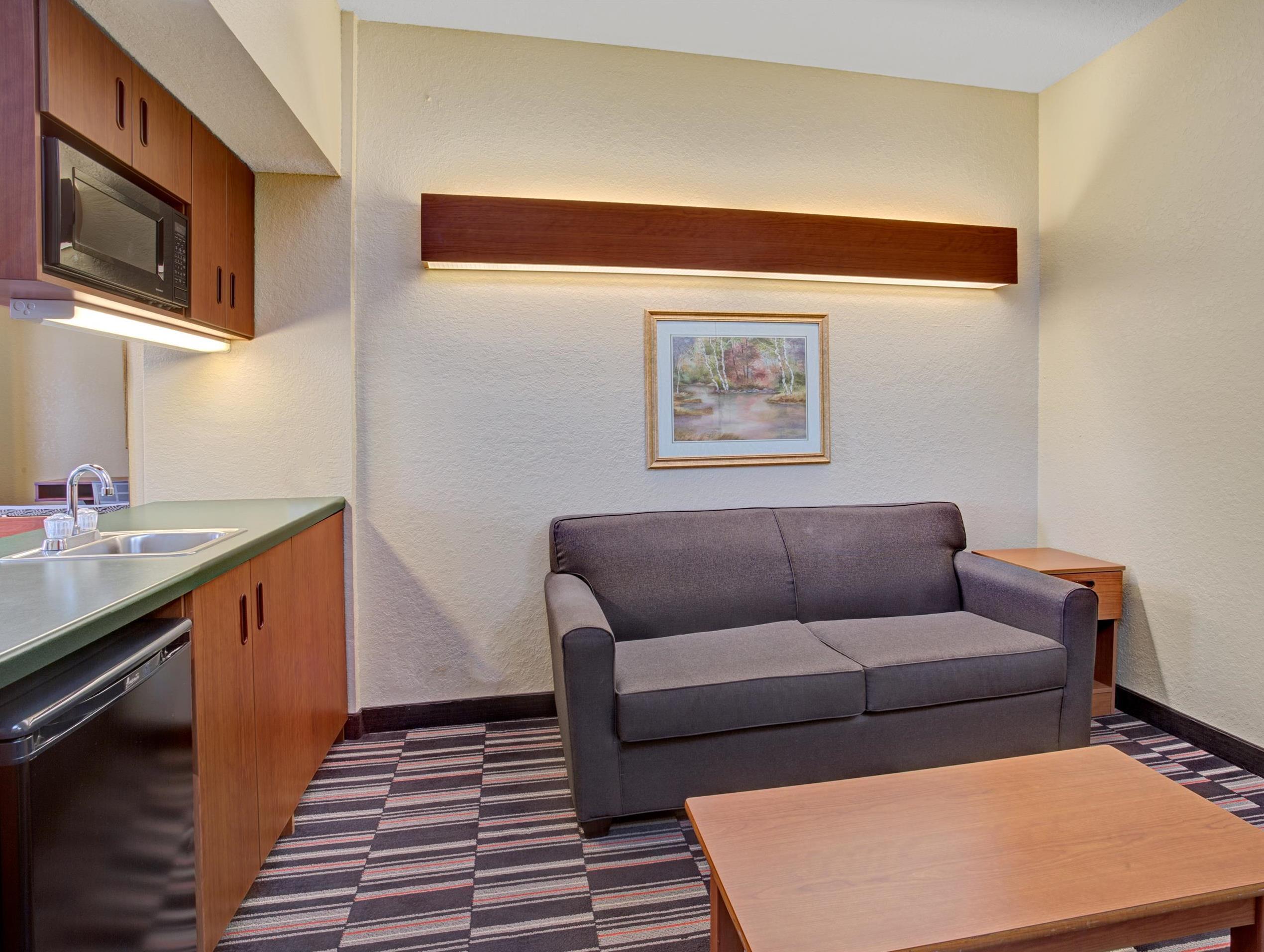 Hotel Microtel & By Wyndham 2*
