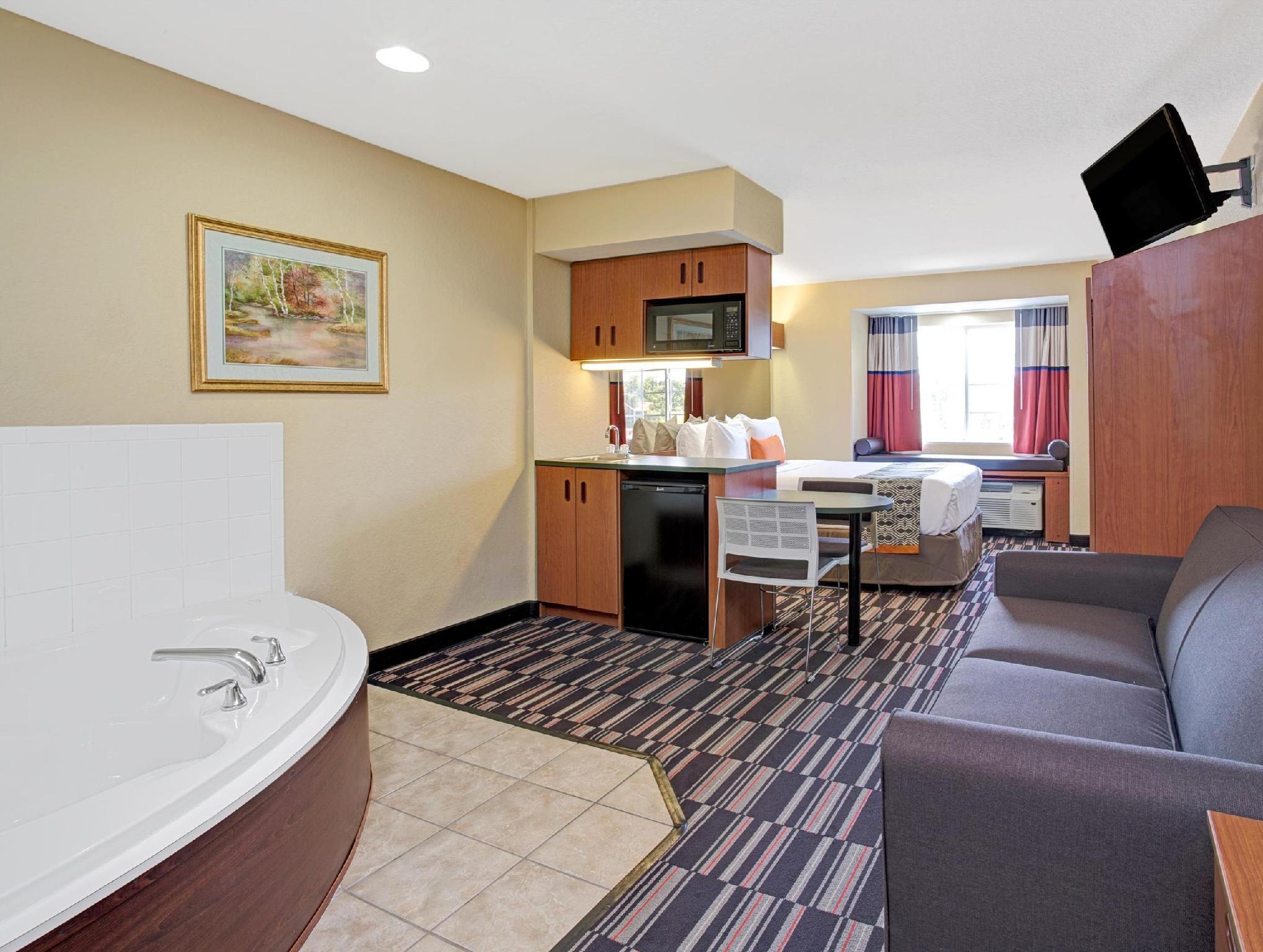 Hotel Microtel & By Wyndham Bushnell