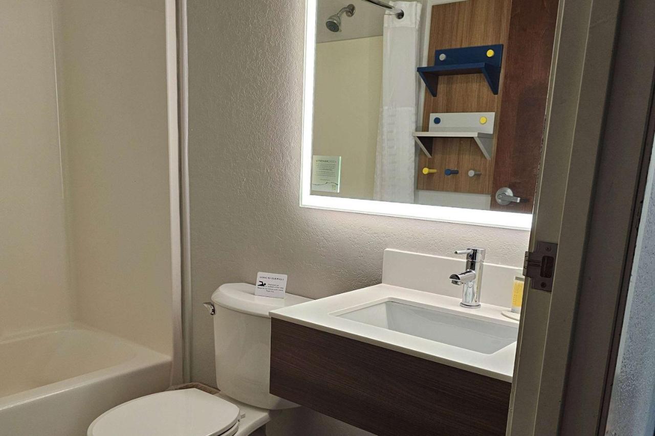 Microtel & By Wyndham 2*
