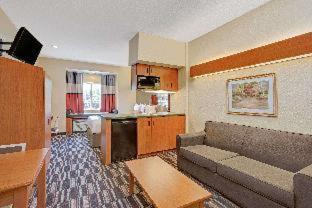 Hotel Microtel & By Wyndham 2*