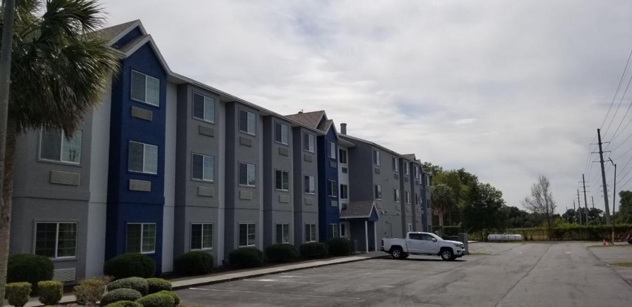 Microtel & By Wyndham Hotel Bushnell